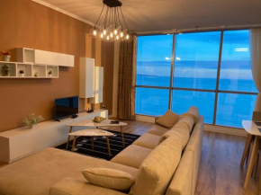 City Center& Sea View Apartment